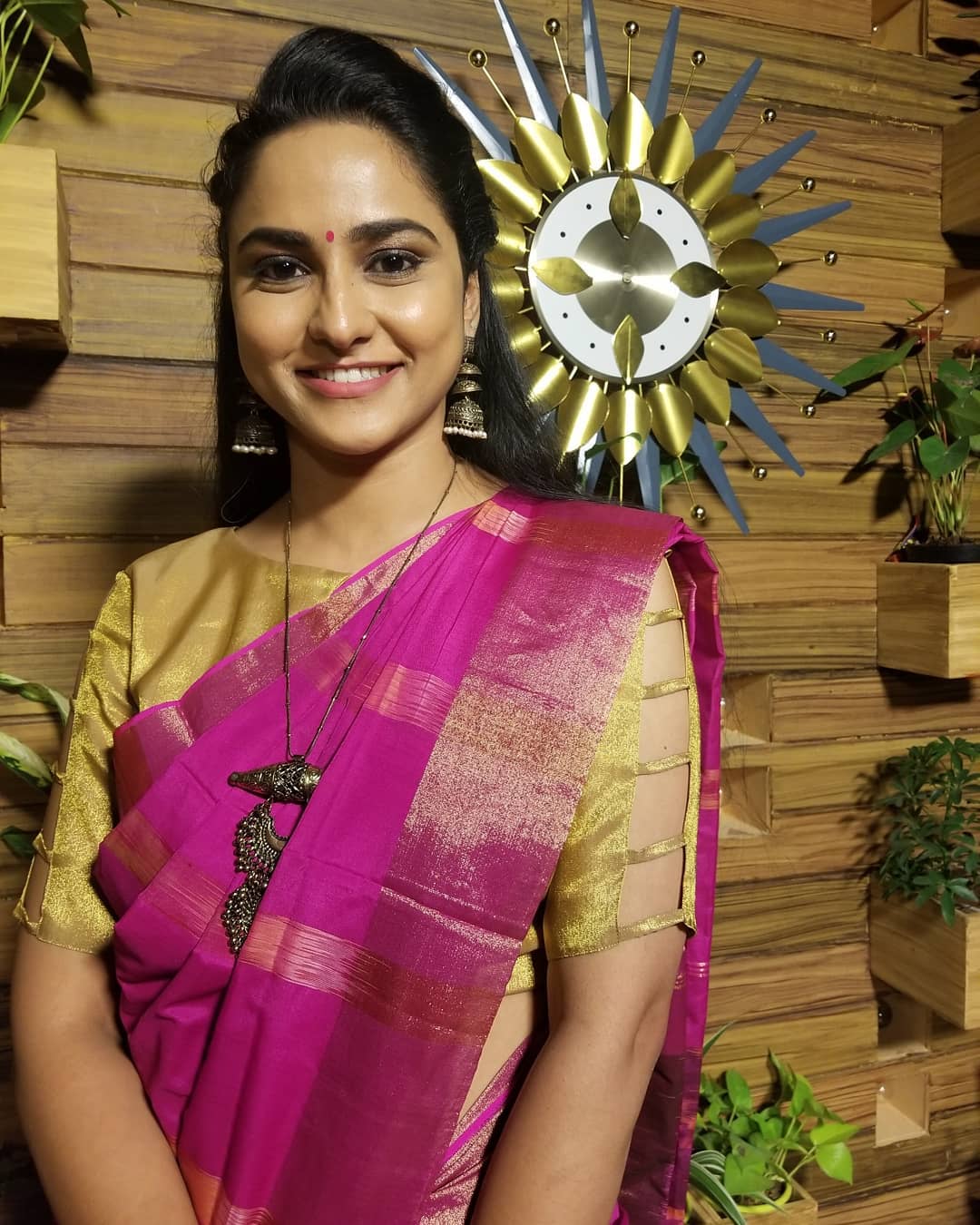 TELUGU TV ANCHOR KASI ANNAPURNA IMAGES IN PINK SAREE 4